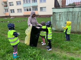 "Myślę, więc nie śmiecę" czyli Sprzątanie Świata 2021 